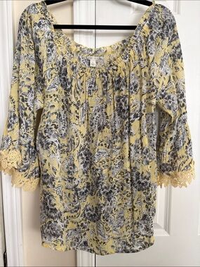 Cato Yellow and Gray Floral Lace-Trim Tunic Top